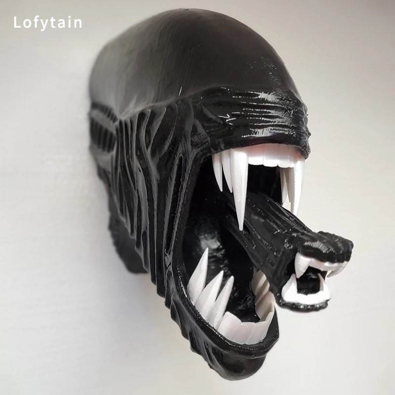 Alien Xenomorph Wall Sculpture – Sci-Fi Horror Decor & Halloween Prop